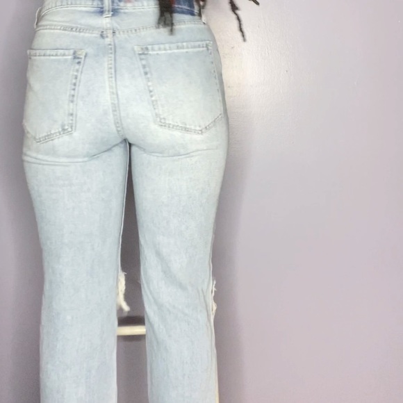 Light Washed Ripped Jeans - Picture 8 of 9